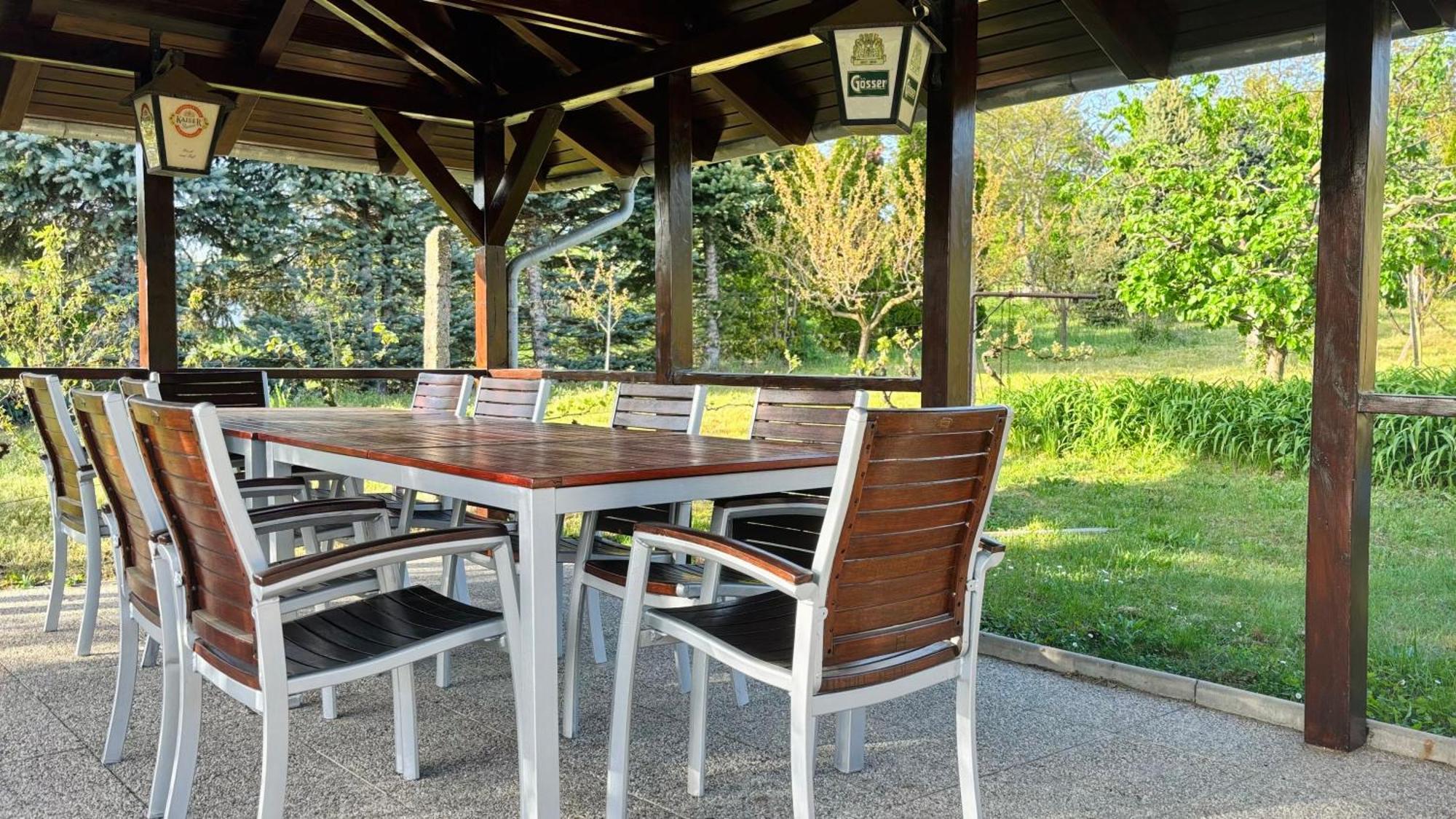 Panoráma Apartmanház Sarvar Exterior foto