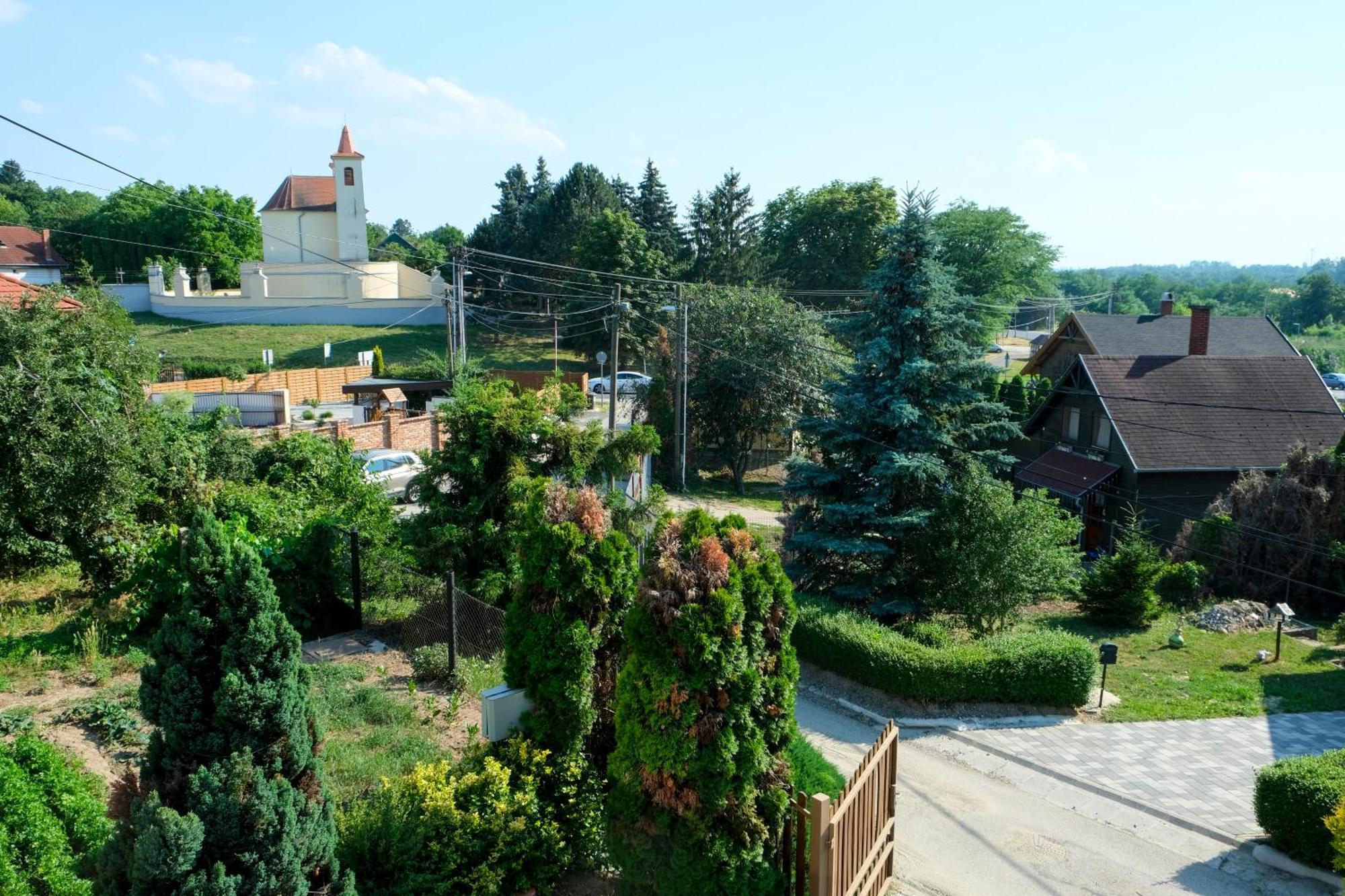 Panoráma Apartmanház Sarvar Exterior foto