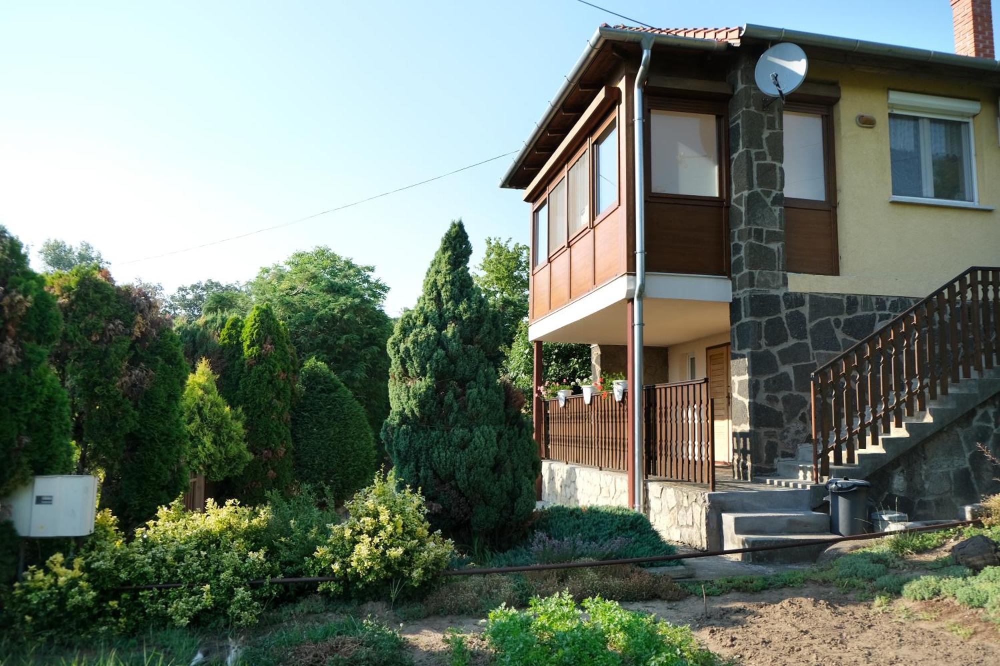 Panoráma Apartmanház Sarvar Exterior foto