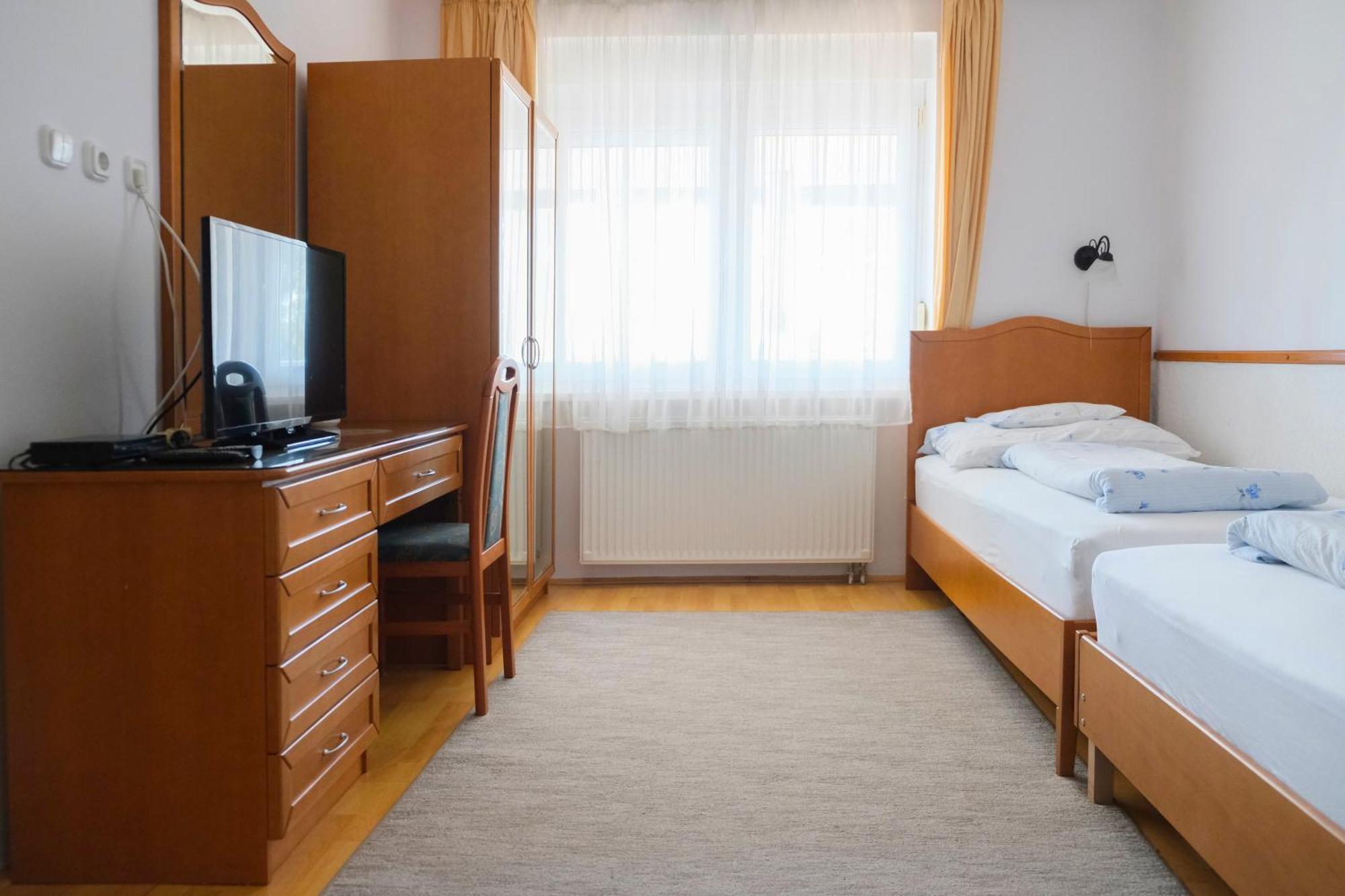 Panoráma Apartmanház Sarvar Exterior foto