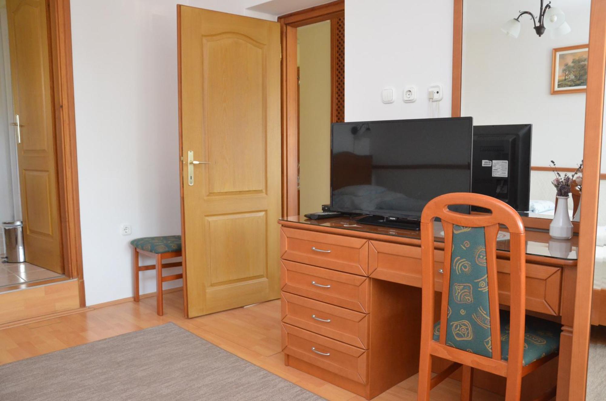Panoráma Apartmanház Sarvar Exterior foto