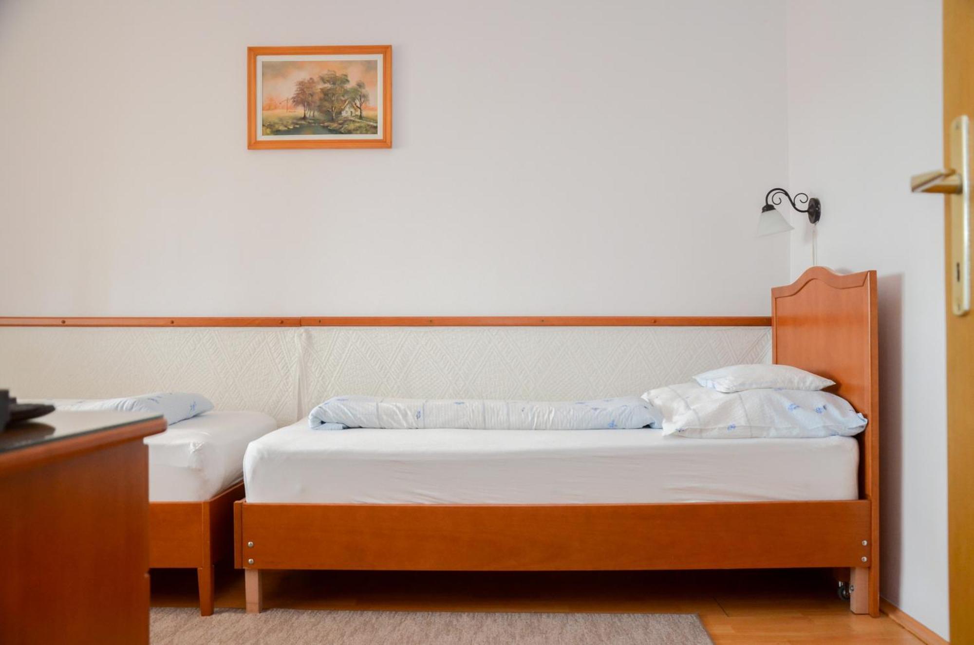Panoráma Apartmanház Sarvar Exterior foto